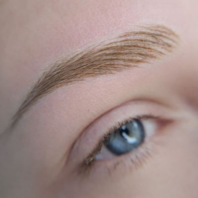 szemoldoktetovalas-gyor-termeszetes..